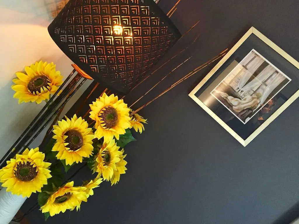 Georgie'S Boutique B&B Tuggeranong Australien