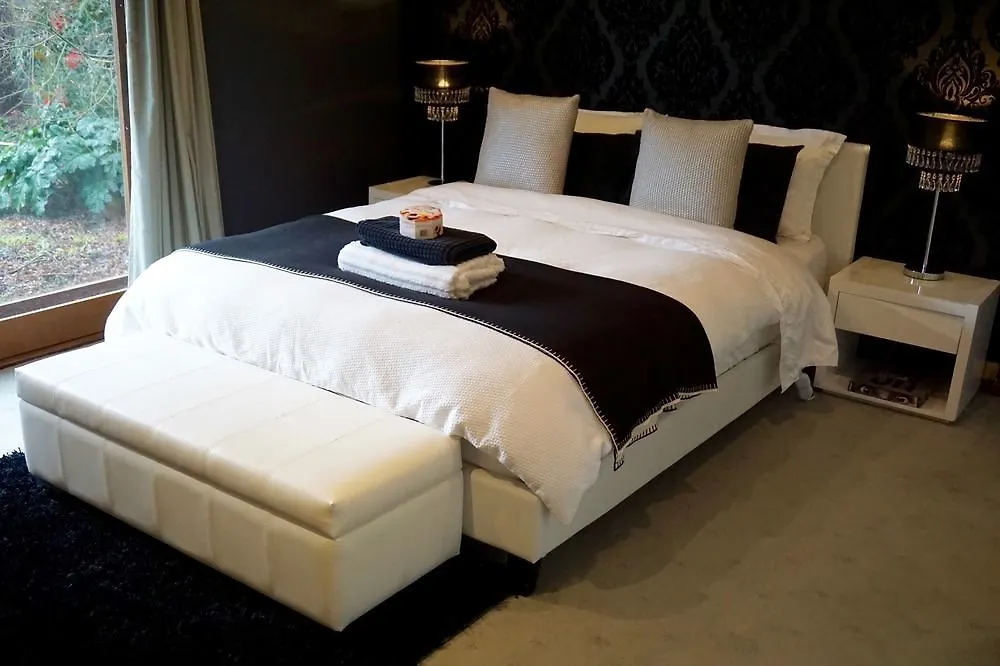 Georgie'S Boutique B&B Tuggeranong Frühstückspension